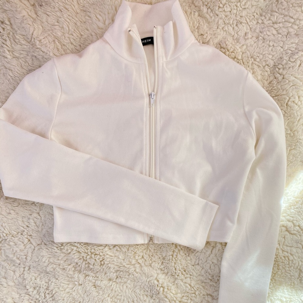 crop zip up